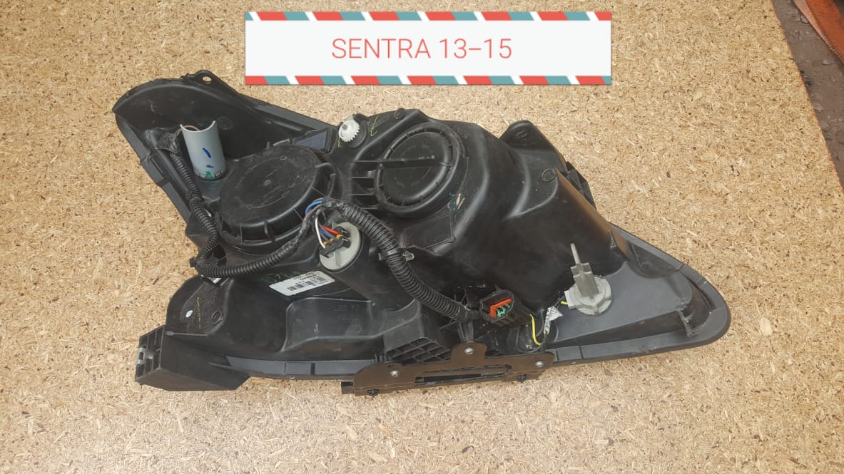 FARO DELANTERO IZQUIERDO NISSAN SENTRA 2013 AL 2015